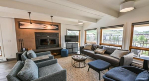 Spacious 3 Br Plaza Unit With Washer Dryer Condo